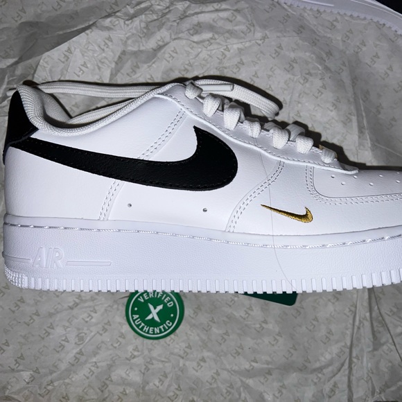 STOCK X: Nike Low Air Force 1 - Black White Gold Mini Swoosh - Picture 3 of 4